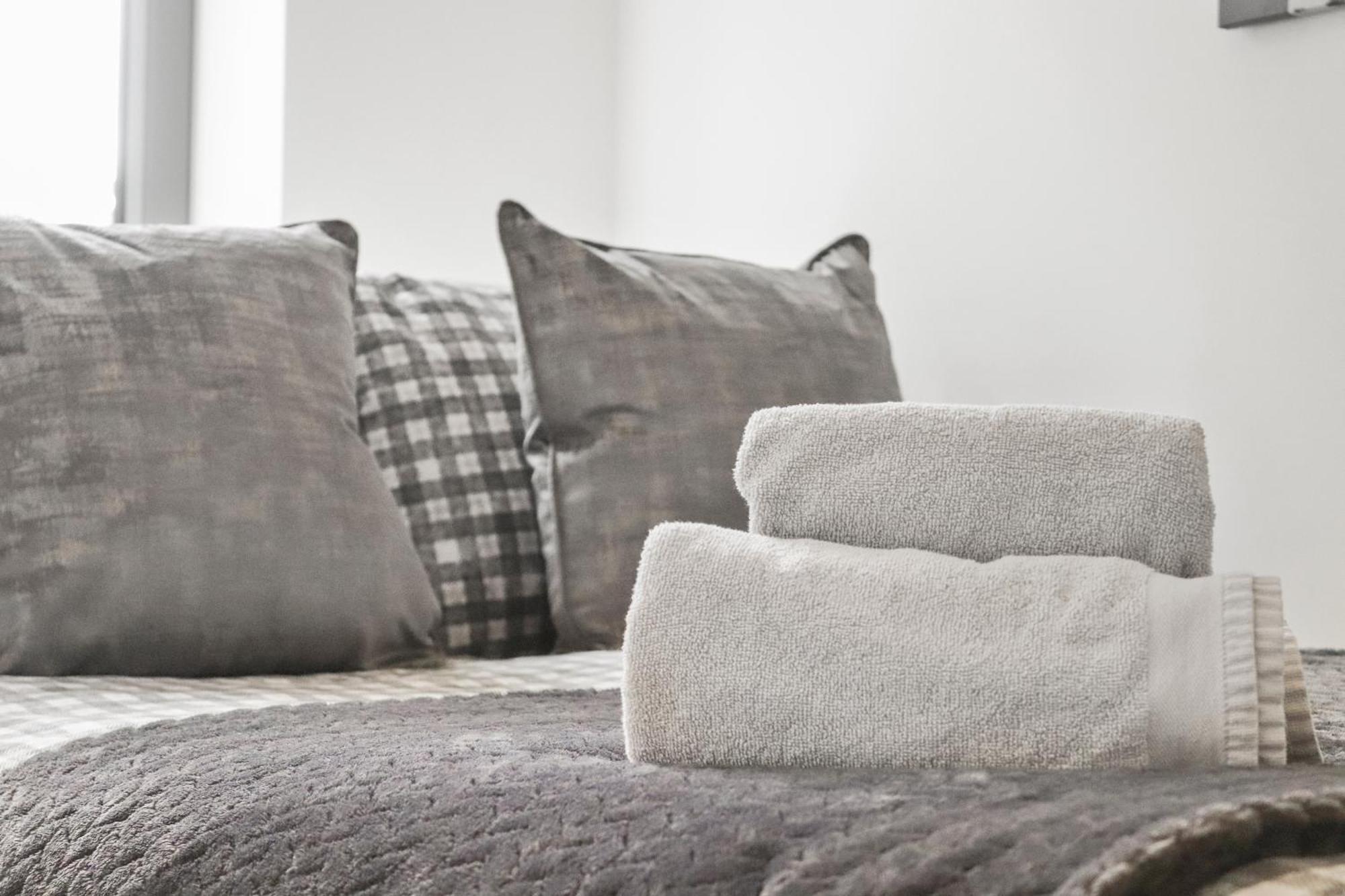 Centrally Located - Modern - 2Bed - 2Bath Apartment Лондон Екстериор снимка