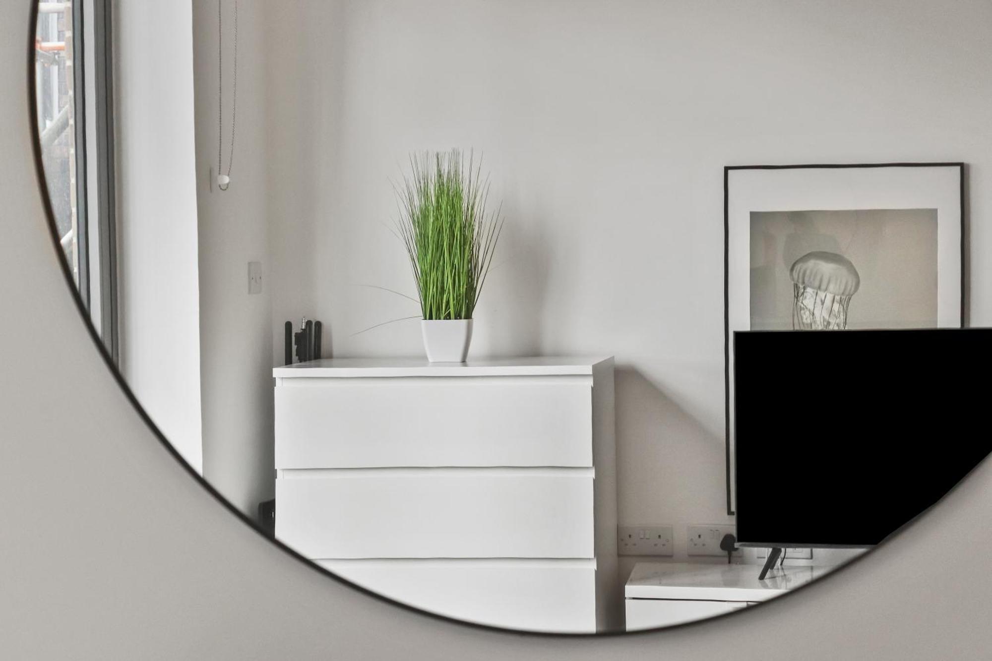 Centrally Located - Modern - 2Bed - 2Bath Apartment Лондон Екстериор снимка