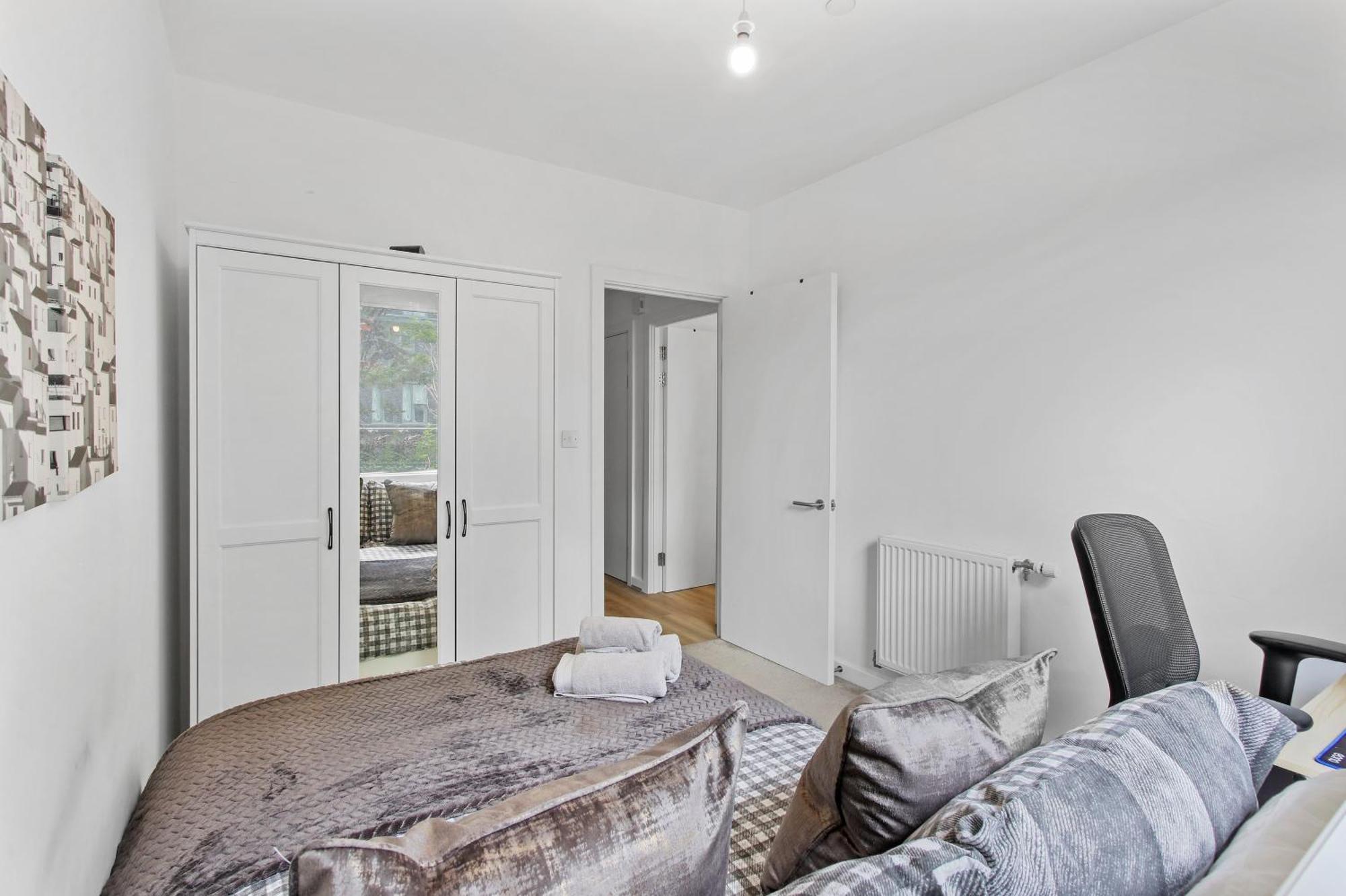 Centrally Located - Modern - 2Bed - 2Bath Apartment Лондон Екстериор снимка