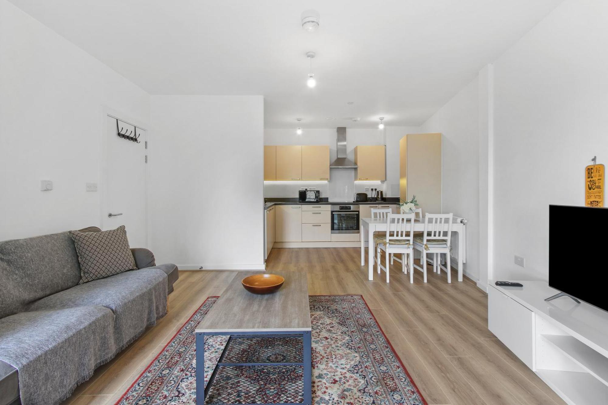 Centrally Located - Modern - 2Bed - 2Bath Apartment Лондон Екстериор снимка