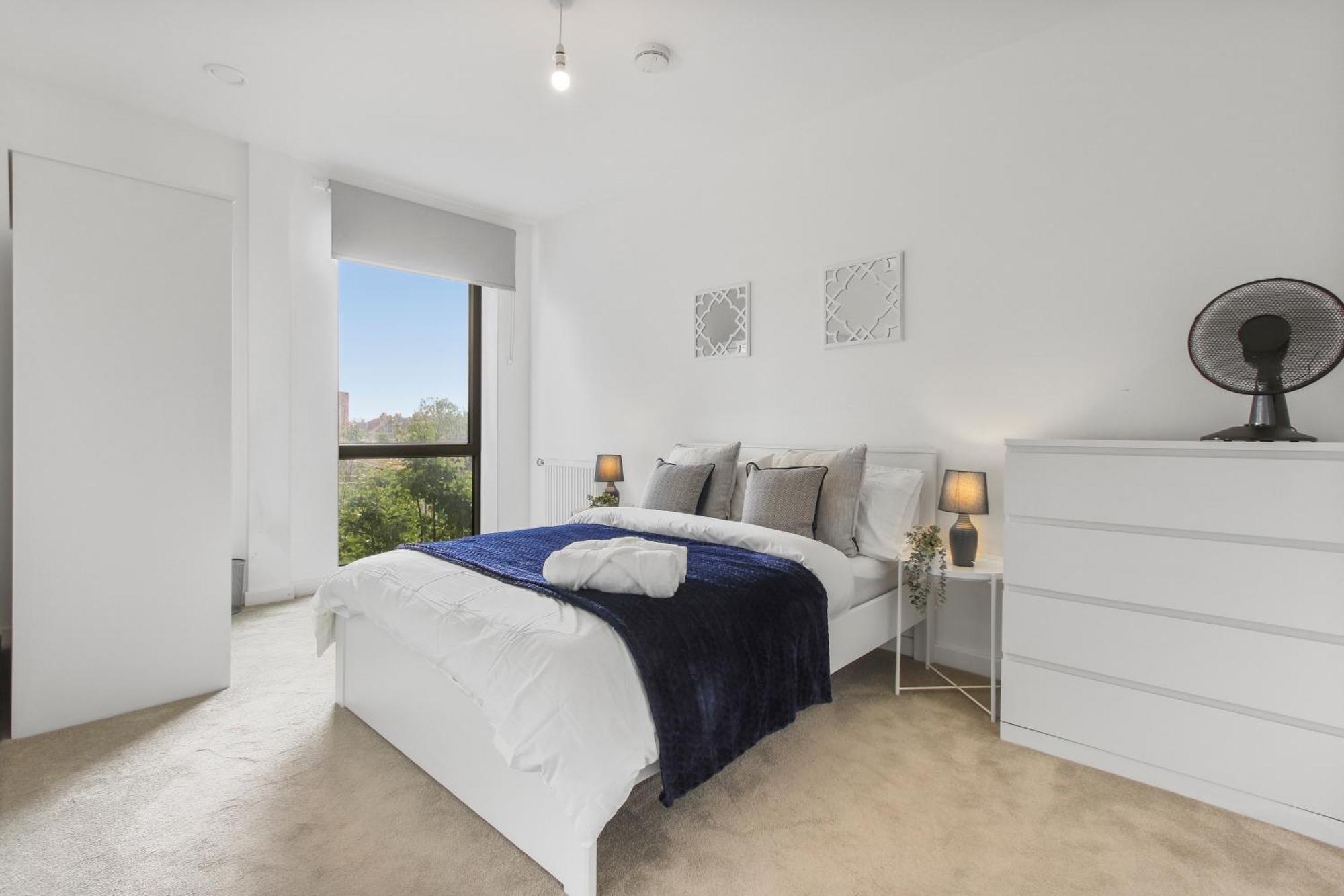 Centrally Located - Modern - 2Bed - 2Bath Apartment Лондон Екстериор снимка