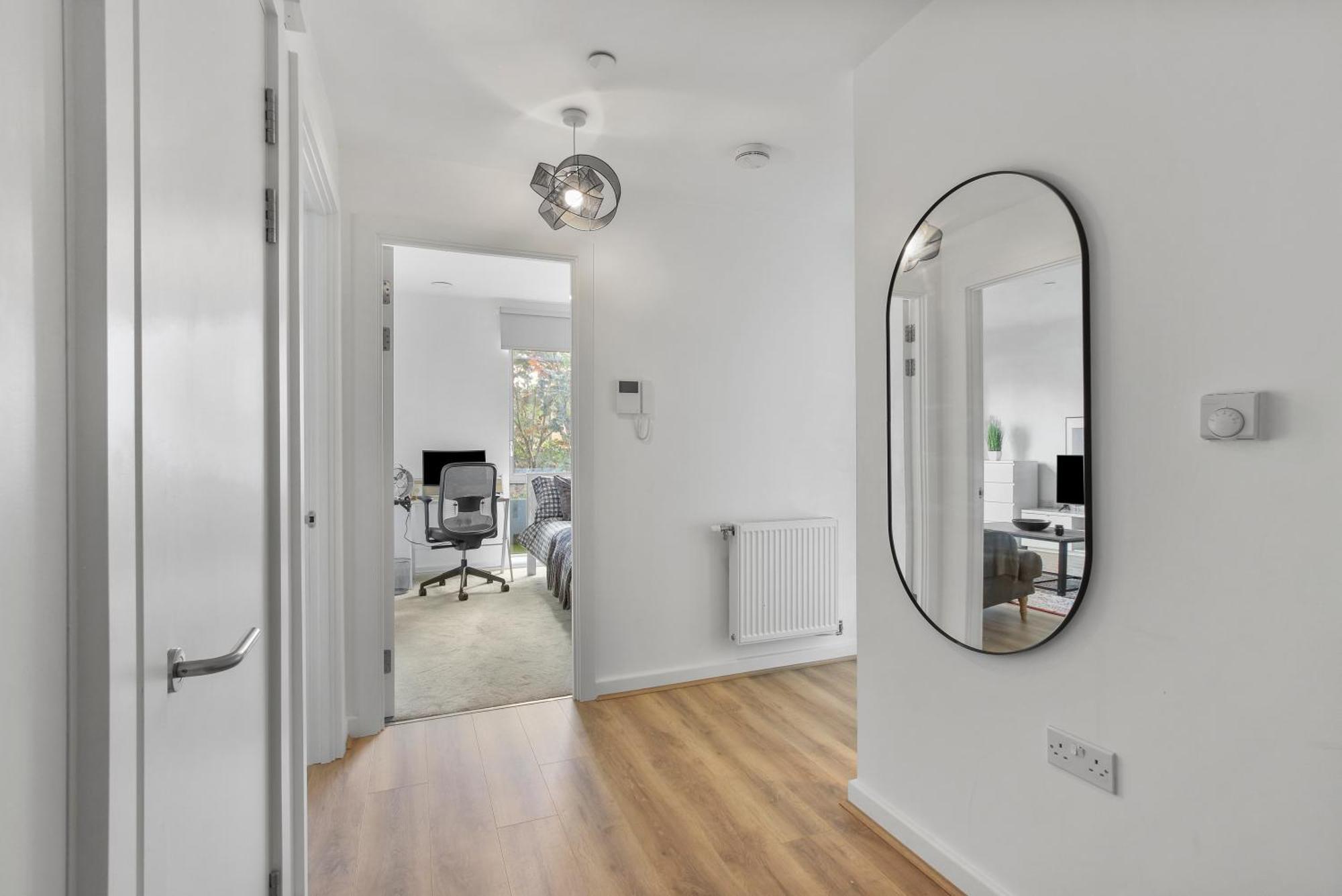 Centrally Located - Modern - 2Bed - 2Bath Apartment Лондон Екстериор снимка