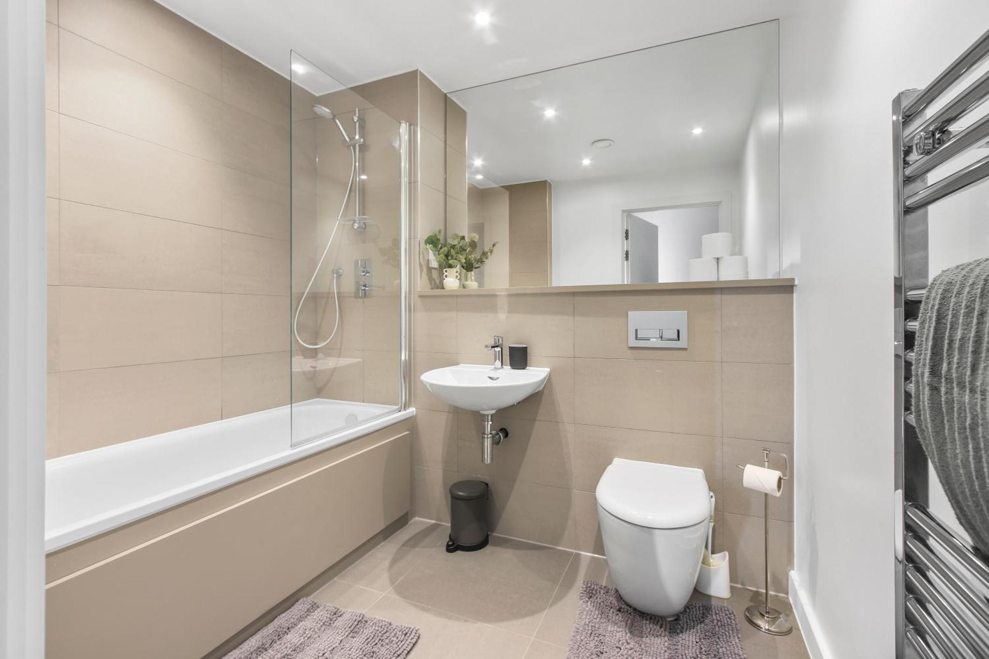 Centrally Located - Modern - 2Bed - 2Bath Apartment Лондон Екстериор снимка