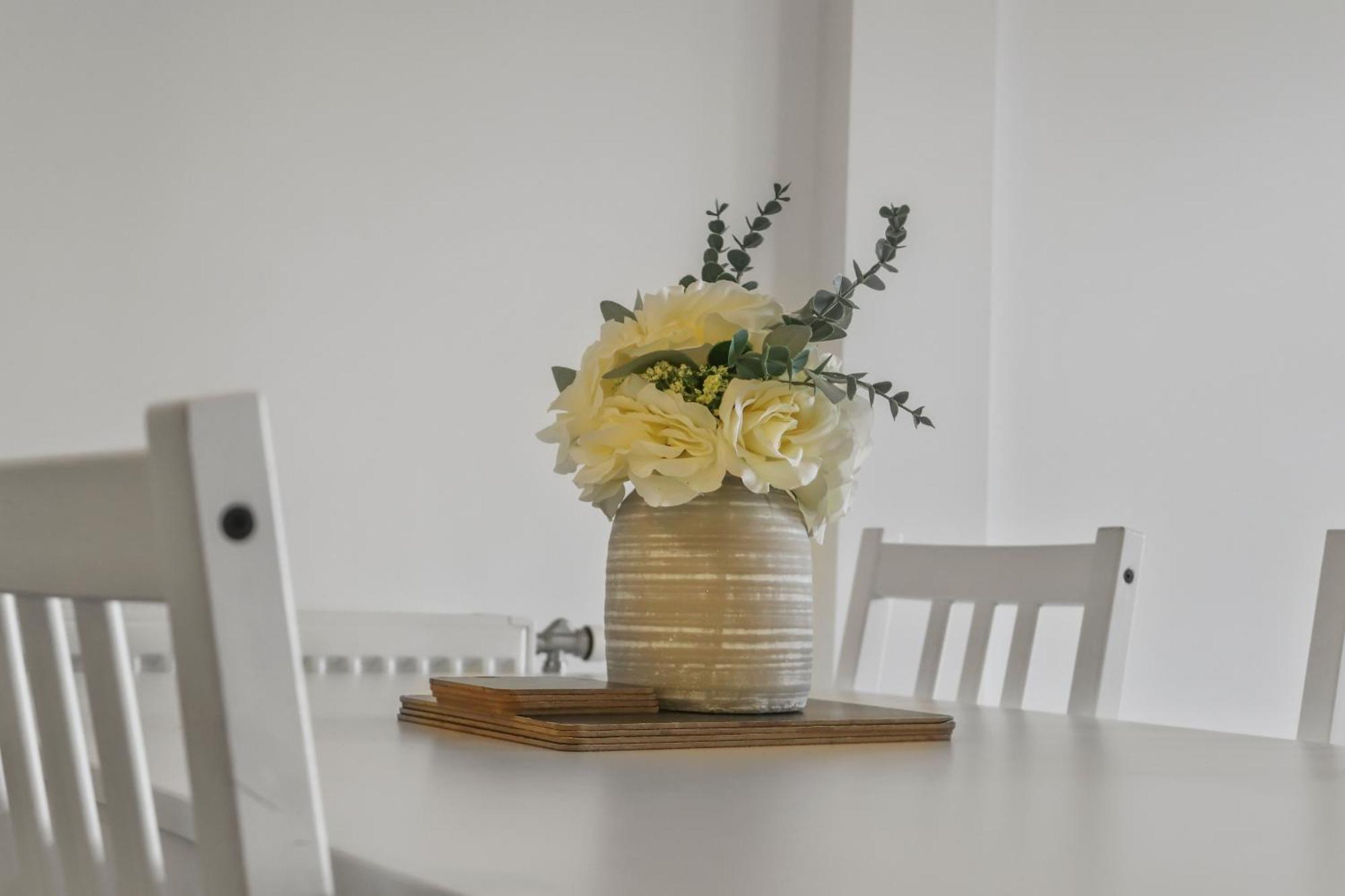 Centrally Located - Modern - 2Bed - 2Bath Apartment Лондон Екстериор снимка