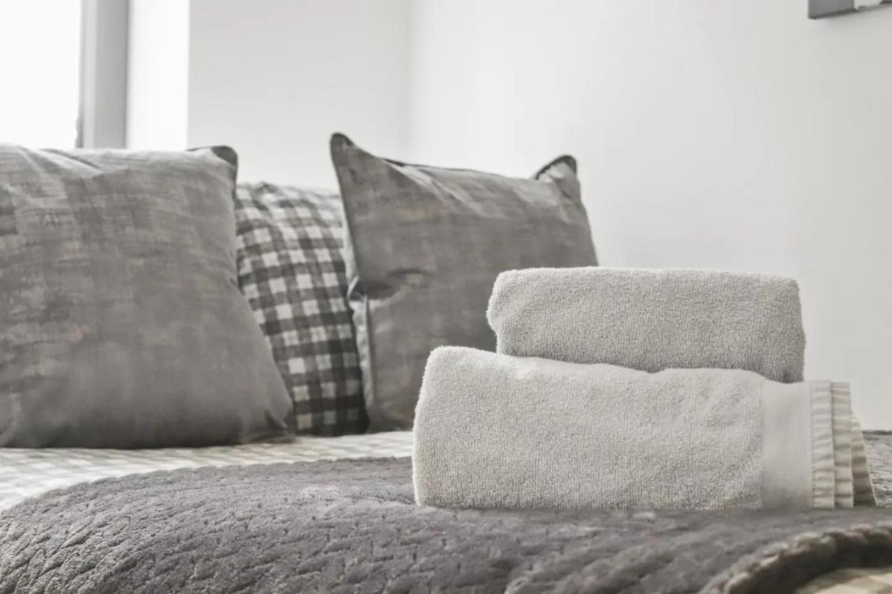 Centrally Located - Modern - 2Bed - 2Bath Apartment Лондон Екстериор снимка
